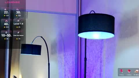 Snapshot of mystique_girl_ chatting on October 28, 6:13 pm Angeline online show from October 28, 6:13 pm