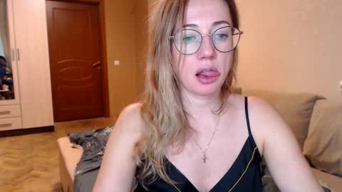 Maya online show from January 14, 6:49 pm