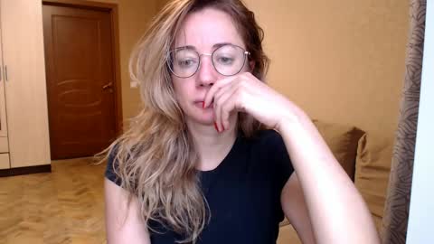 Maya online show from January 19, 11:45 am