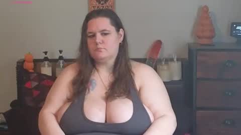 Snapshot of mzjuicybootay2169 chatting on October 17, 7:06 pm Mzjuicybootay online show from October 17, 7:06 pm