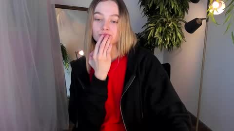 Snapshot of n0_nude chatting on February 6, 4:03 pm Eva online show from February 6, 4:03 pm