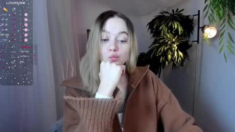 Snapshot of n0_nude chatting on February 13, 3:39 am Eva online show from February 13, 3:39 am