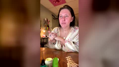 n0rmalgurl online show from May 19, 3:30 pm