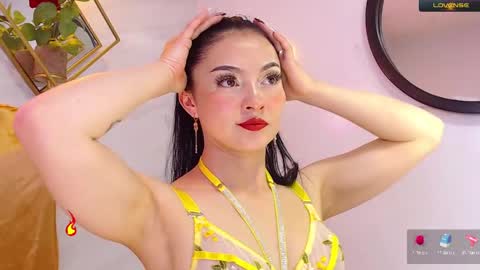 naamah_b online show from January 10, 1:41 pm