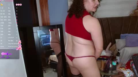 Snapshot of nadia_84 chatting on October 10, 8:36 pm nadia_84 online show from October 10, 8:36 pm