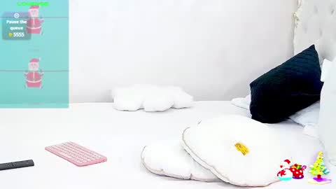 Snapshot of nadiasw33t chatting on December 27, 9:43 pm Michelle online show from December 27, 9:43 pm