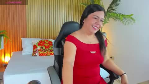 N A H I A online show from December 3, 12:29 pm