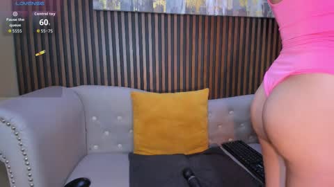 Snapshot of nahiajhonson_ chatting on October 29, 2:09 pm Nahia online show from October 29, 2:09 pm