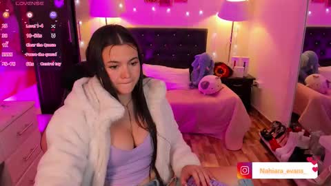 NAHIARA EVANS online show from February 26, 7:40 am