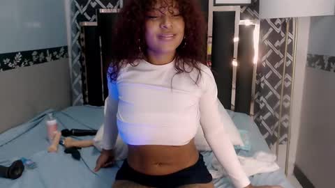 Snapshot of nahomi_tyler chatting on October 5, 12:48 am Nahomy online show from October 5, 12:48 am