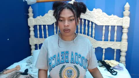 Snapshot of nahomi_tyler chatting on December 27, 9:54 pm Nahomy online show from December 27, 9:54 pm