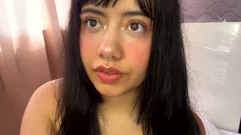 nahomy online show from March 14, 1:45 pm