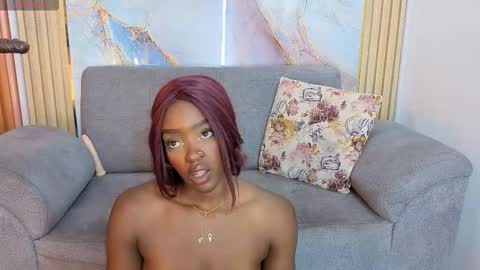 Nahomy  online show from November 7, 11:42 pm