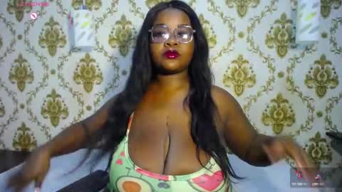 Snapshot of nahybig_boobs chatting on September 23, 8:29 pm Karatbby online show from September 23, 8:29 pm