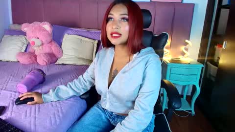 Naia online show from February 14, 6:43 pm