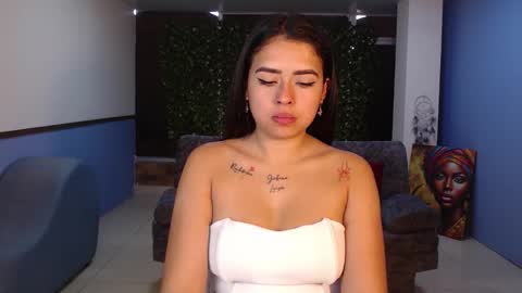 Snapshot of naia_sweetsex chatting on November 1, 5:17 pm naia_sweetsex online show from November 1, 5:17 pm