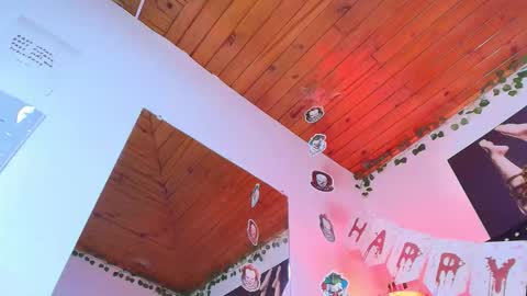 Snapshot of naia_x chatting on October 13, 8:33 pm Naia x online show from October 13, 8:33 pm