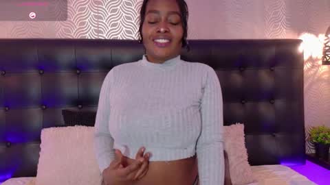 Snapshot of naiaramasson_ chatting on September 24, 12:37 pm naiaramasson_ online show from September 24, 12:37 pm