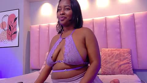 Snapshot of naiaramasson_ chatting on November 1, 12:53 pm naiaramasson_ online show from November 1, 12:53 pm