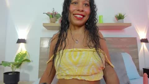 N A I L A online show from September 12, 7:54 pm