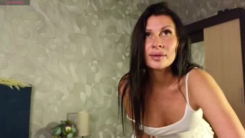 GIVE ME A THUMBS UP online show from October 17, 5:05 pm