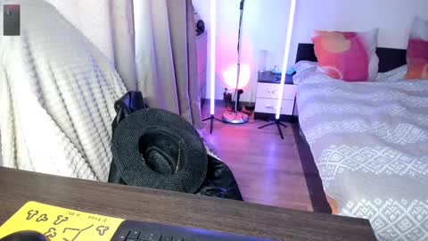 Asy no face  online show from March 9, 1:37 pm