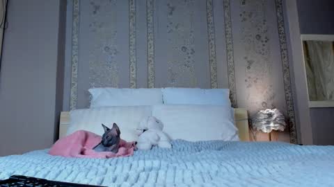 nakedjewel online show from September 24, 7:24 pm