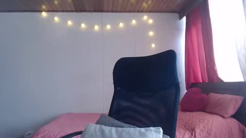 Snapshot of nala_foster chatting on January 14, 2:53 pm Nala online show from January 14, 2:53 pm