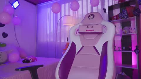 Nalia Adams online show from February 14, 12:36 pm