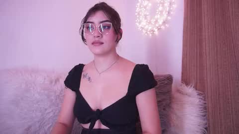 Nalia Adams online show from October 20, 2:20 pm