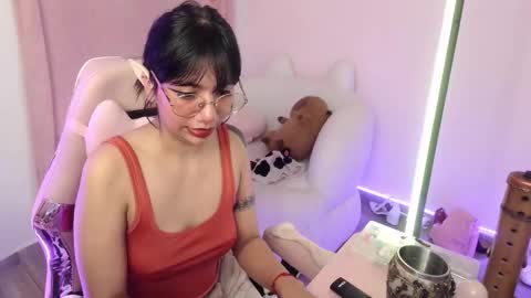 nami_usagi online show from September 19, 4:39 pm