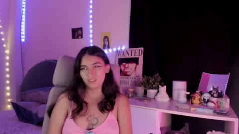 nami_white online show from October 10, 1:43 am