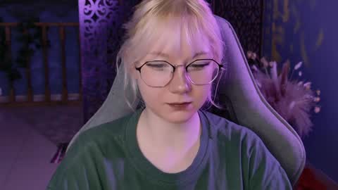 nancymartinez online show from December 17, 5:07 am