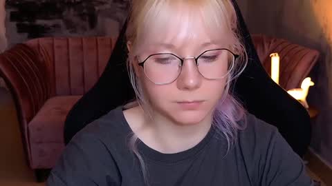 nancymartinez online show from December 14, 11:34 pm