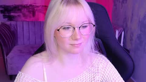 nancymartinez online show from December 7, 2:13 pm