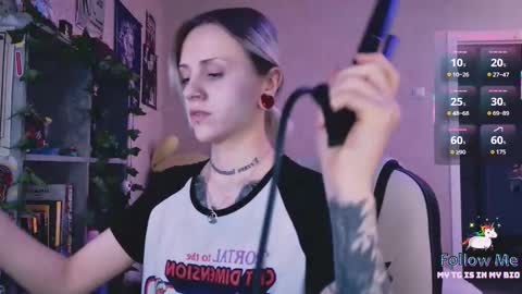 Monday-Friday 12-4 AM and 6-9 AM New York time online show from March 21, 8:25 pm