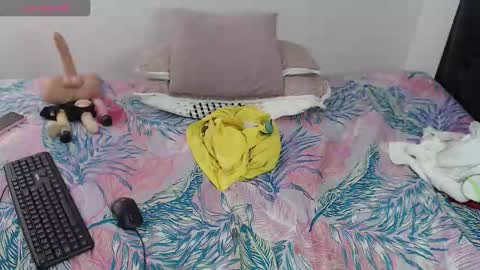 Snapshot of naomi_browmn chatting on October 31, 5:39 pm naomi_browmn online show from October 31, 5:39 pm