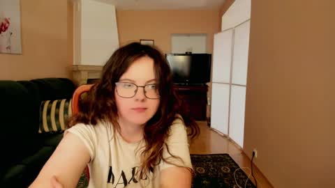 naomi_di online show from June 13, 9:40 am