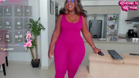 Nathalia King online show from July 28, 6:20 pm