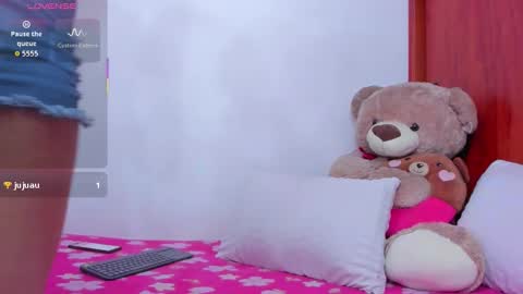 Naomi Rouse online show from November 14, 12:32 am