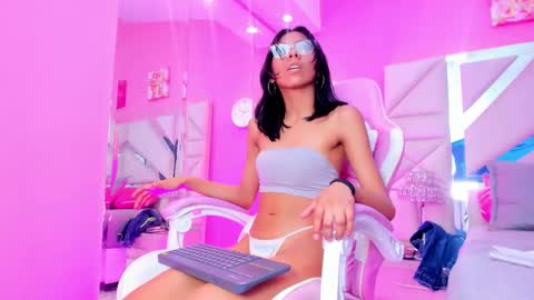 Snapshot of naomi_sara chatting on September 10, 8:53 pm naomi_sara online show from September 10, 8:53 pm