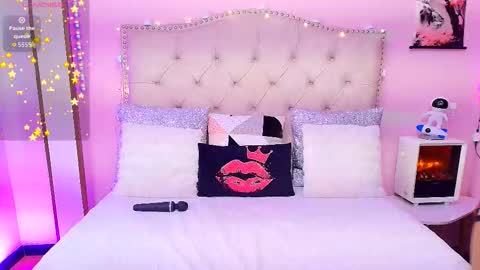 naomi_star8 online show from October 28, 9:08 pm