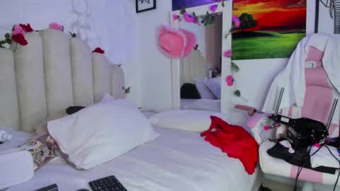    online show from December 22, 6:26 pm