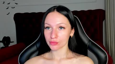 Naomi online show from November 19, 5:40 am