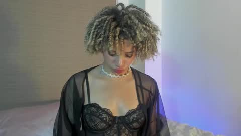 naomidawson online show from December 20, 1:53 am