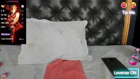 Snapshot of naomifrost chatting on September 24, 1:10 pm Naomi Frost online show from September 24, 1:10 pm