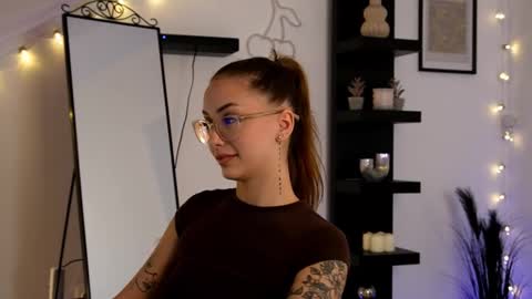 naomii_20 online show from October 12, 7:16 pm