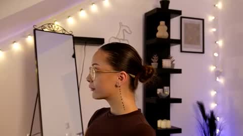 naomii_20 online show from October 15, 7:49 pm