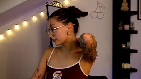 naomii_20 online show from September 11, 9:26 pm
