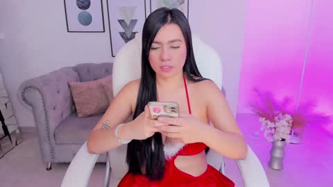 Snapshot of naomii_campbell_ chatting on December 22, 1:11 pm Naomi Campbell online show from December 22, 1:11 pm